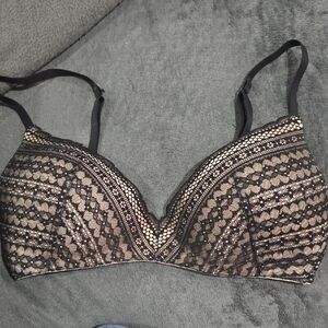 Victoria's Secret 34D No Wire Bra